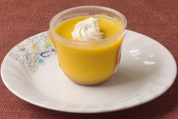 カップの中はしっとり黄金色。