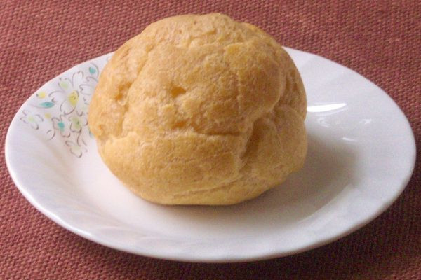 外見はごく一般的なシュークリーム。