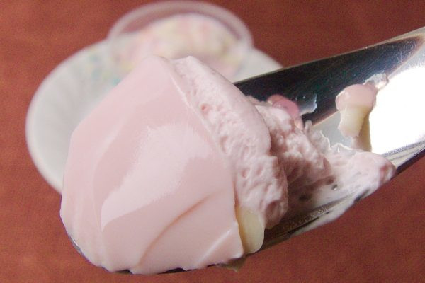 プリンはつるんとなめらかに。