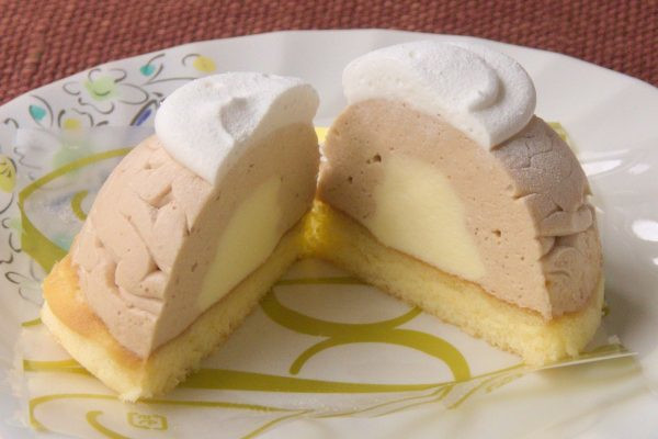 モンブランクリームの中にはぽってりカスタード。