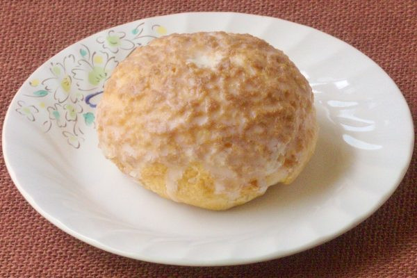 ゴツゴツした外観のクッキーシュー。