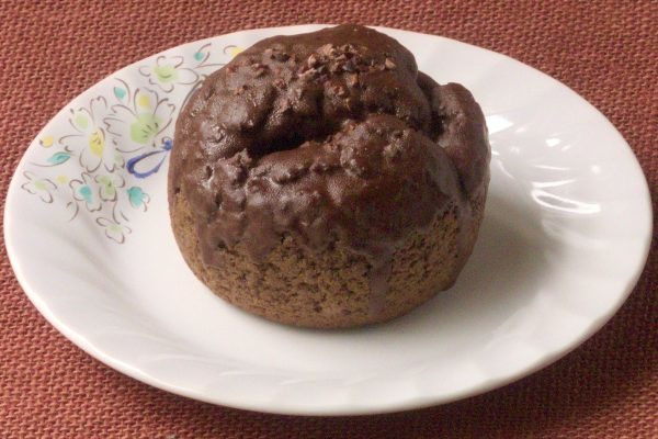 ゴツゴツした外見のショコラシュー。