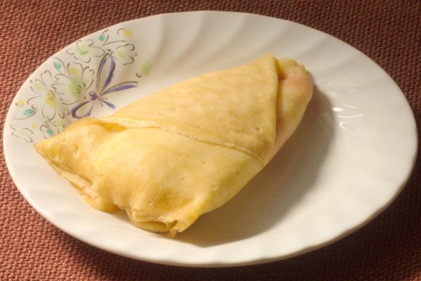 きれいに焼き目のついたクレープ生地。